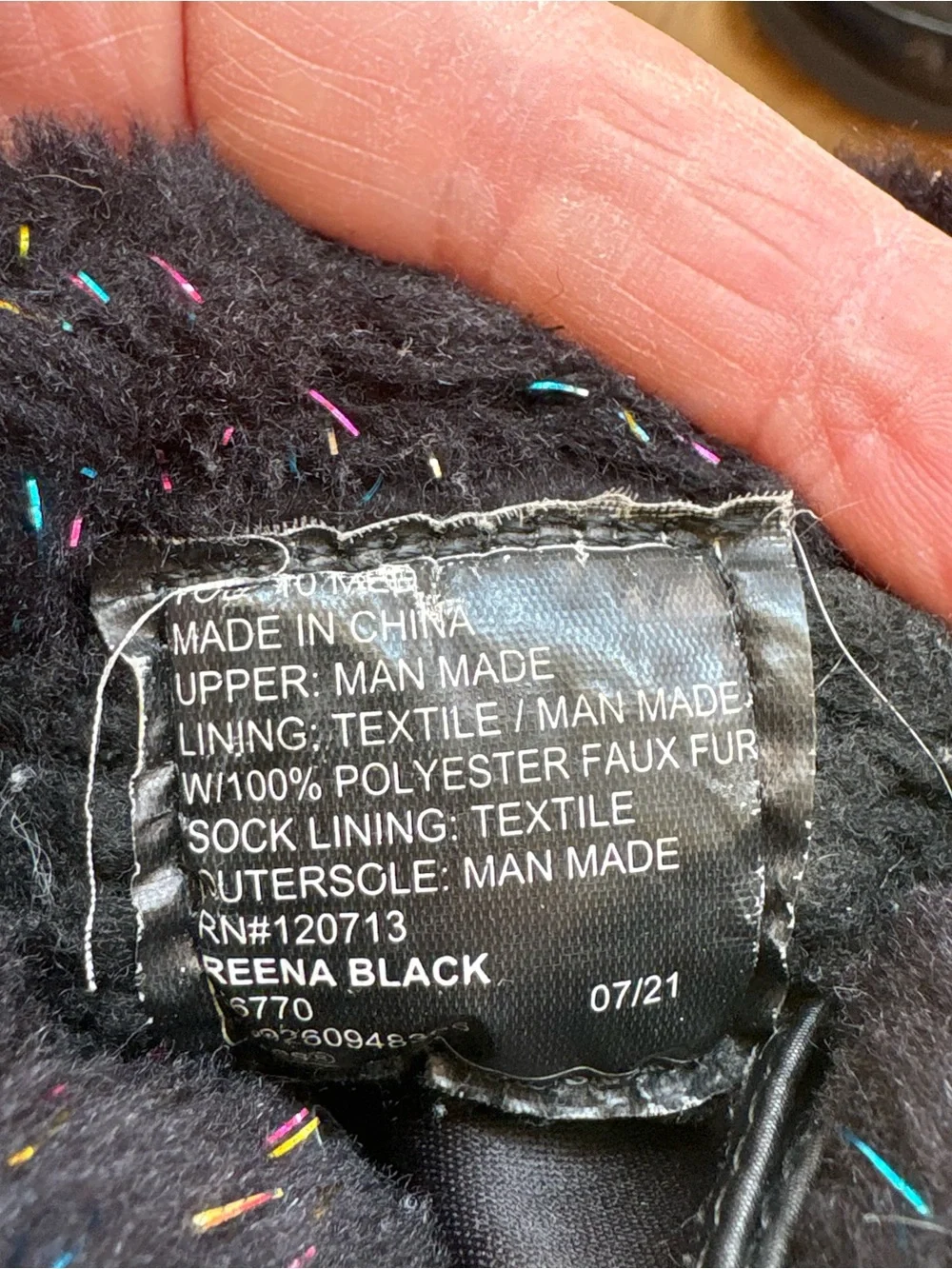 Totes Kids Black Winter Boots with Rainbow and unicorn Accents Size 10 INV25/576